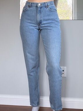 Vintage Levi’s Relaxed Fit Tapered Leg Jeans